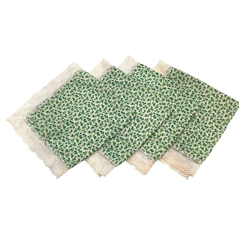 Set of 4 Vintage Green Hollyberry Napkins Lace Trim Cotton Fabric Floral Decor
